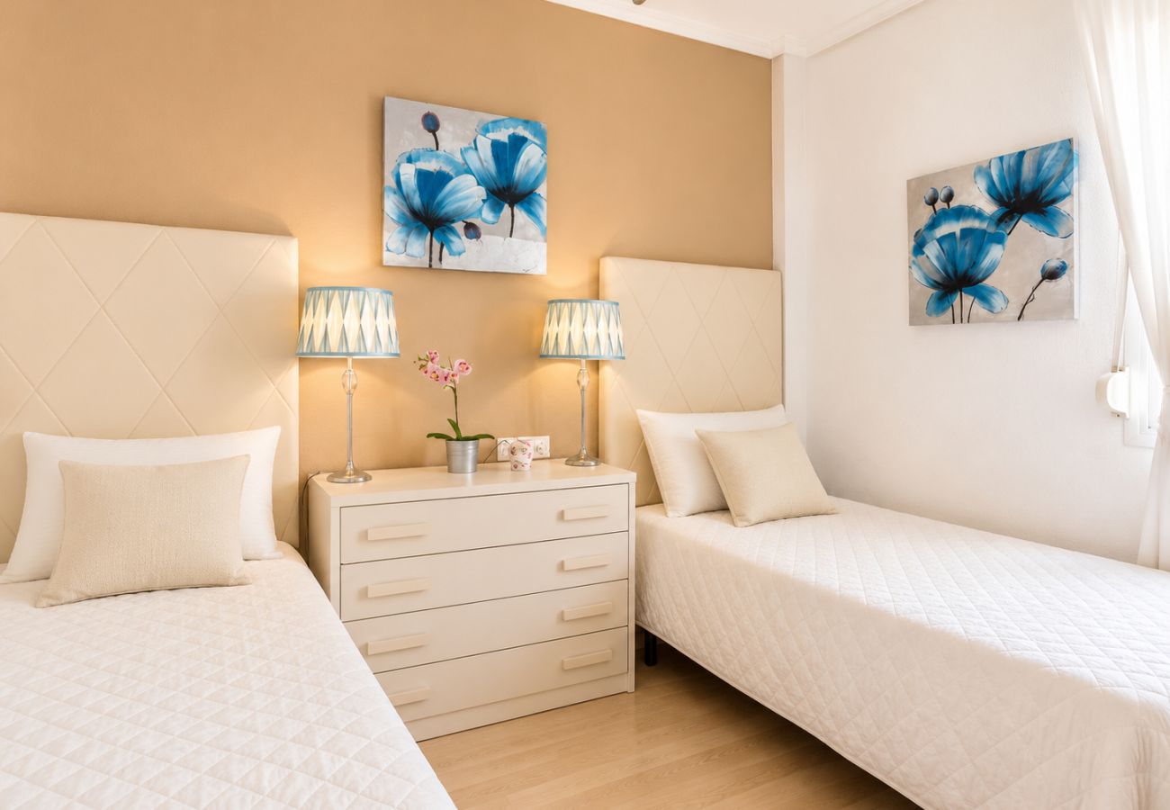 Lejlighed i Fuengirola - Moderne Beachfront lejlighed med 3 soveværelser