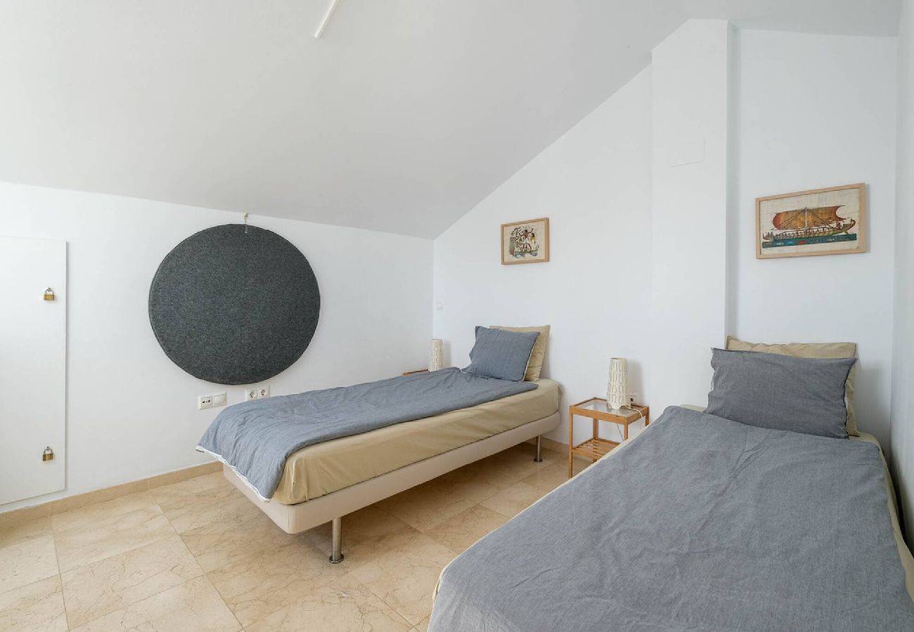 Terraced House in Fuengirola - Charming Andalusian townhouse w/splash pool 