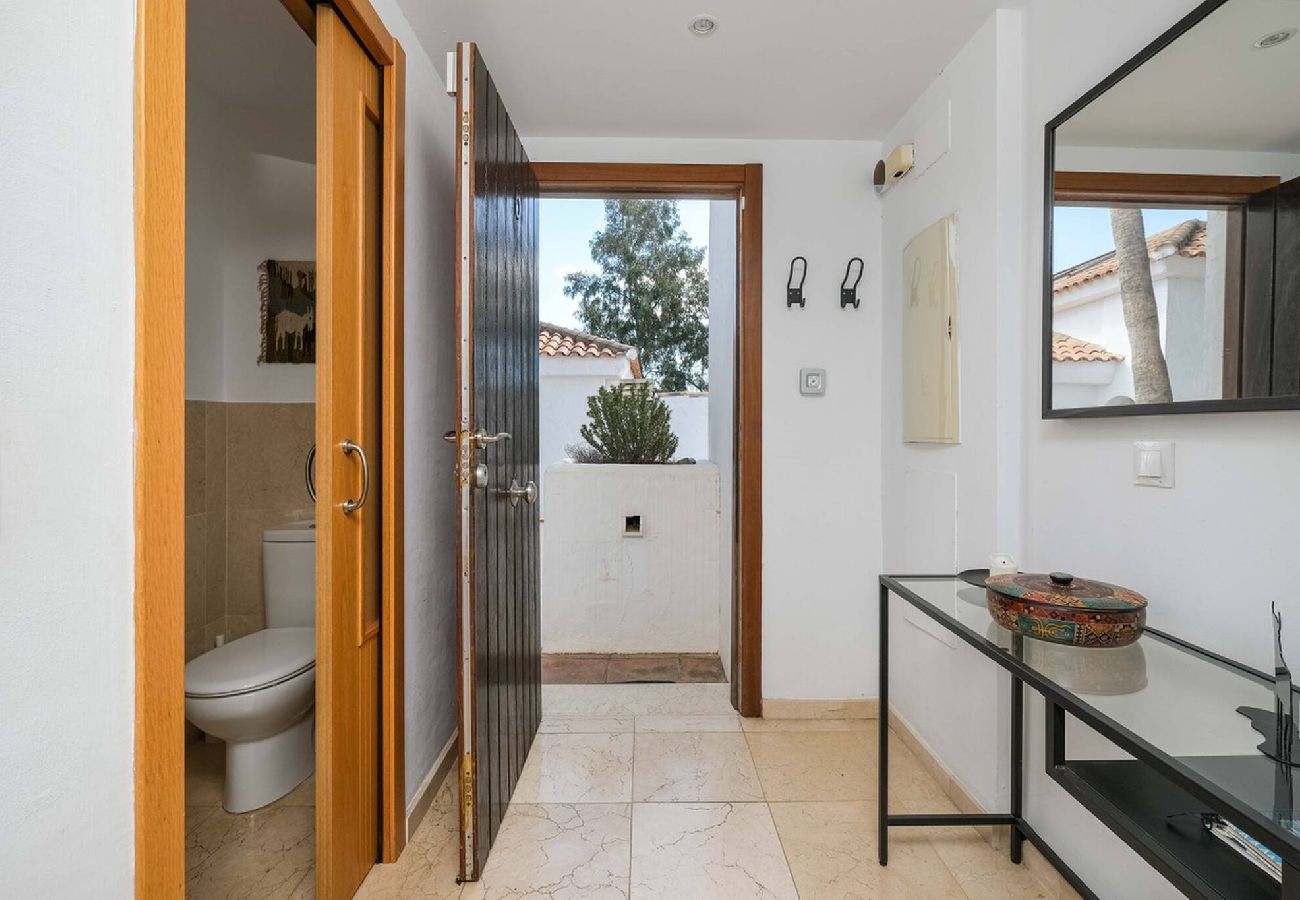 Terraced House in Fuengirola - Charming Andalusian townhouse w/splash pool 