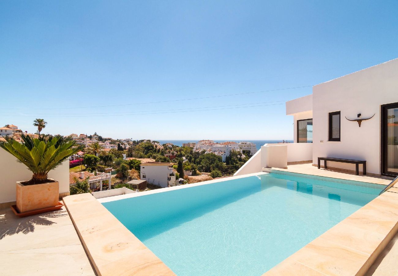 Villa in Fuengirola - La Vista w/ private heated pool 