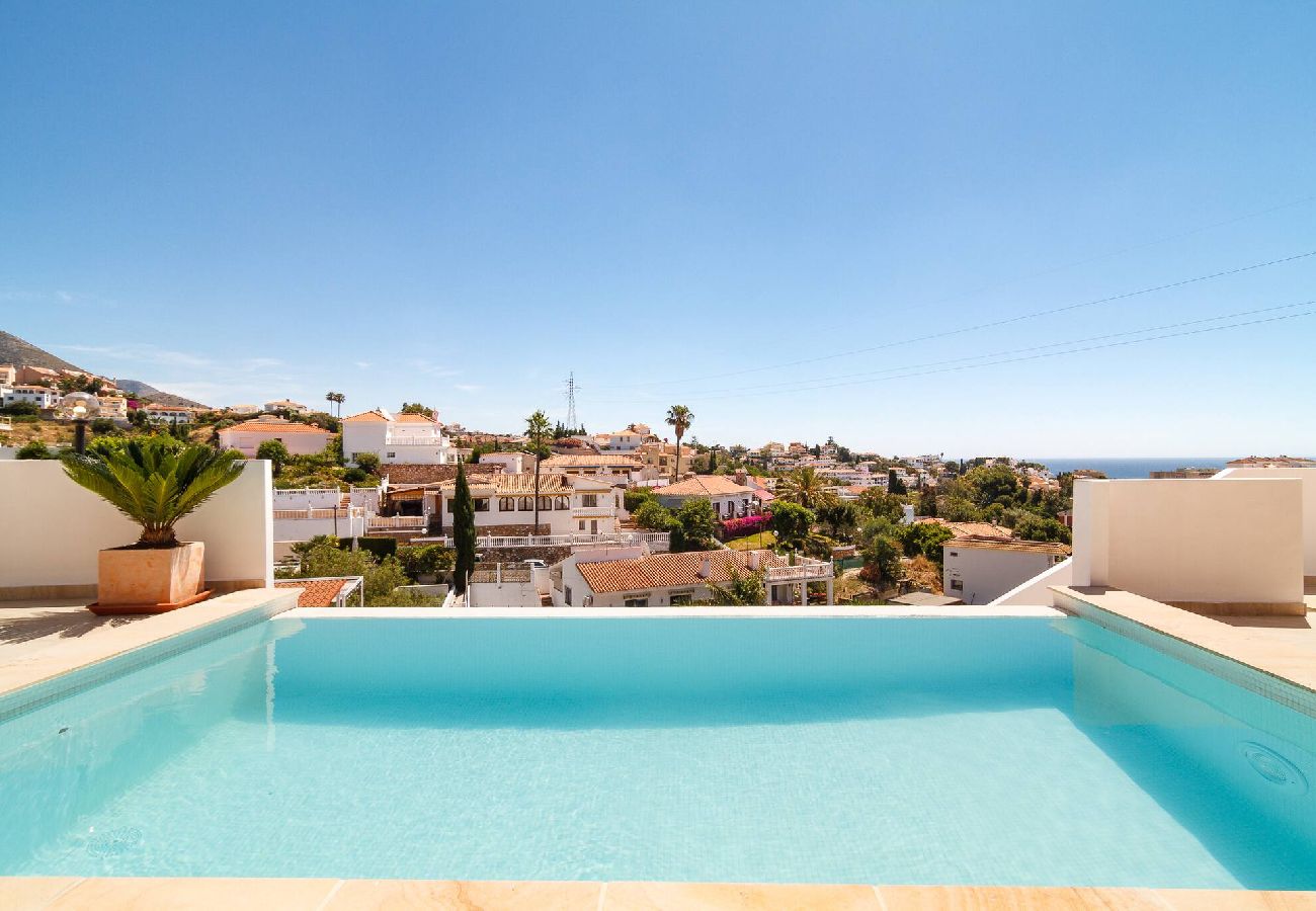 Villa in Fuengirola - La Vista w/ private heated pool 