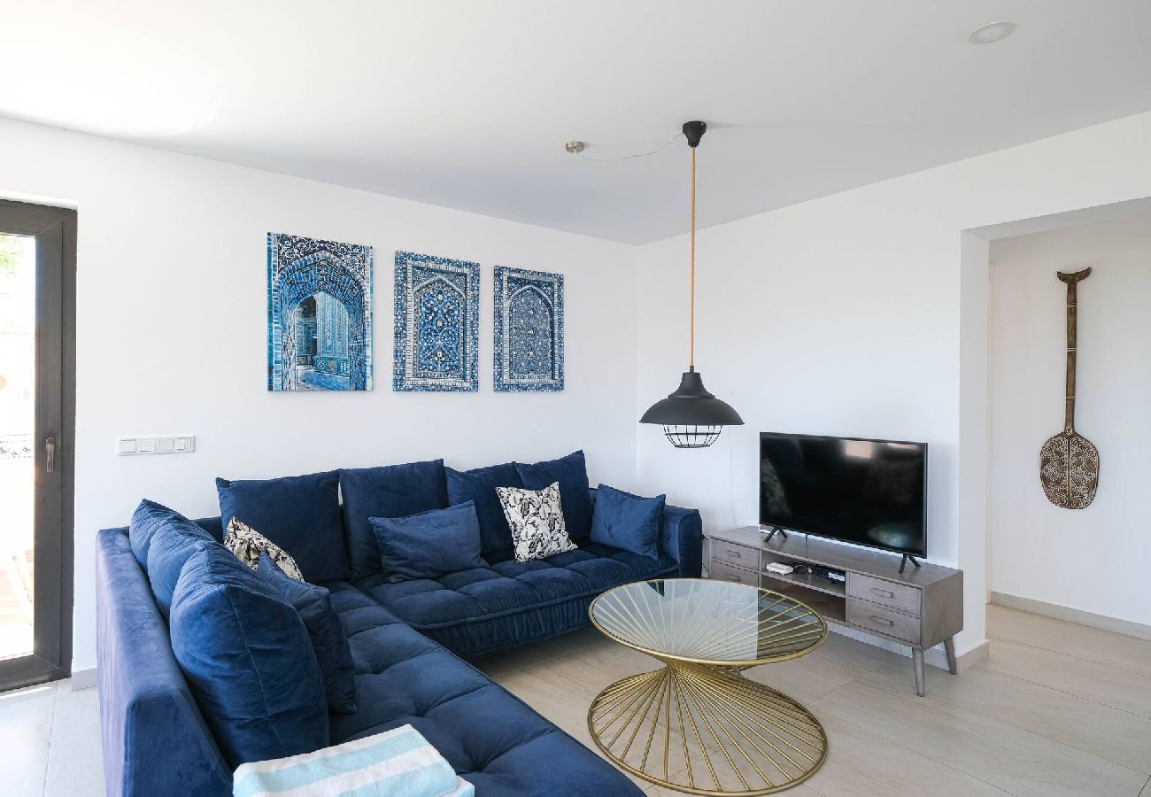 Villa in Fuengirola - La Vista w/ private heated pool 