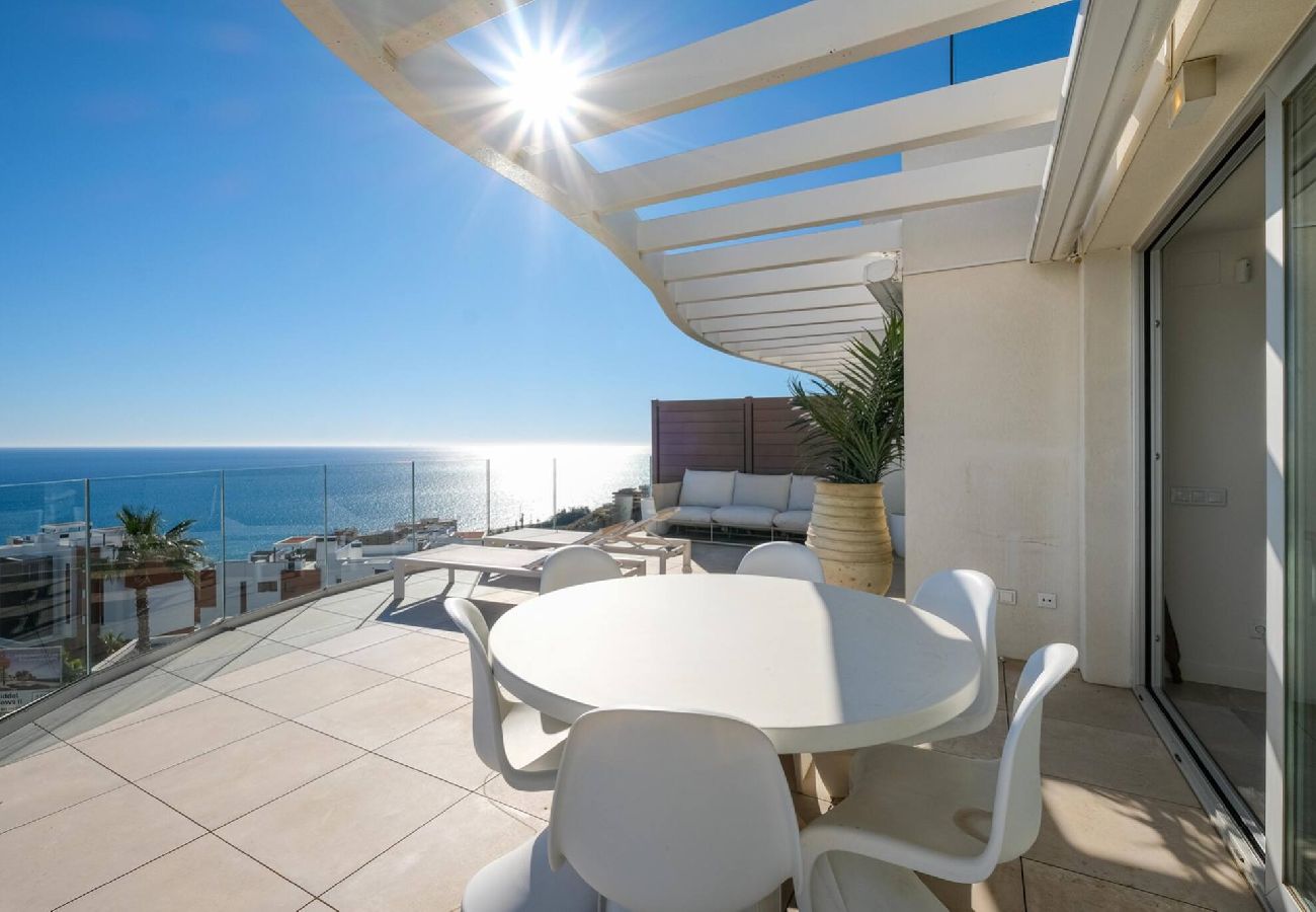 Apartment in Fuengirola - Luxury Boho Penthouse w/jacuzzi 