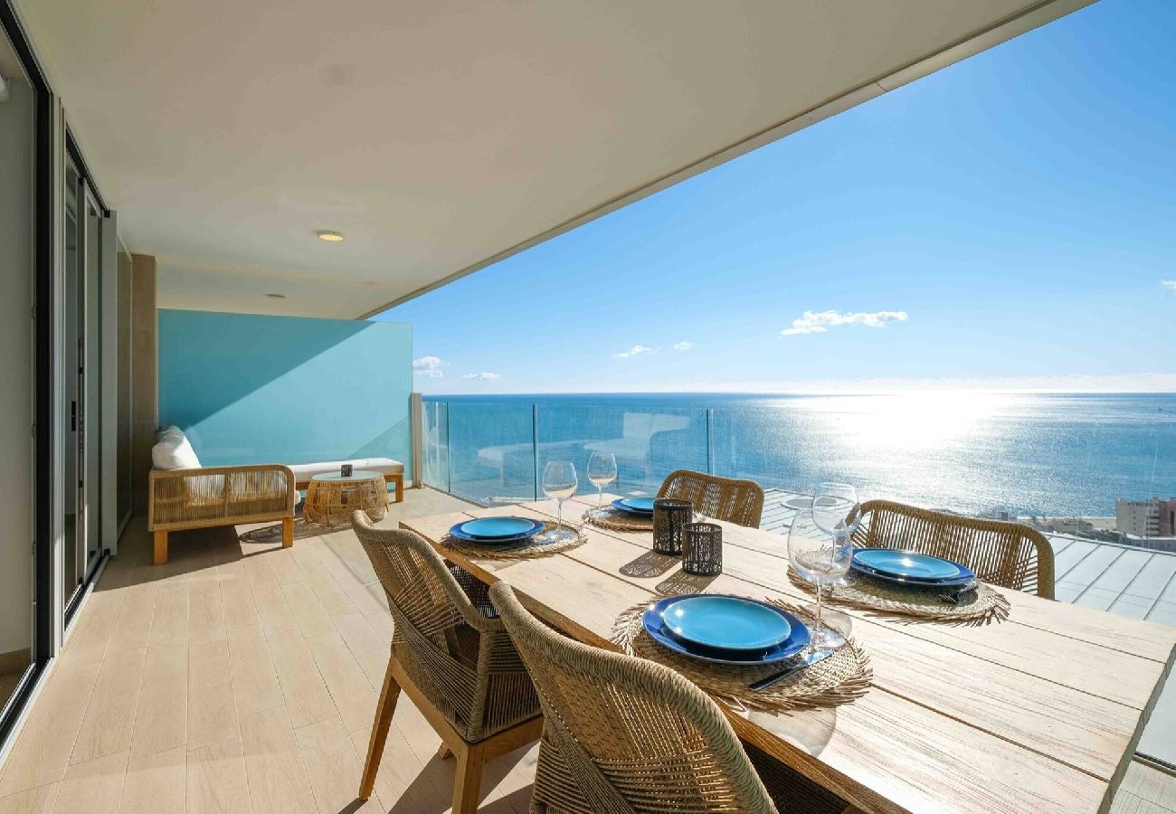 Apartment in Fuengirola - Stunning 2BR w/ panoramic sea view. 