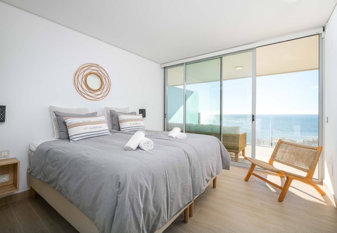 Apartment in Fuengirola - Stunning 2BR w/ panoramic sea view. 