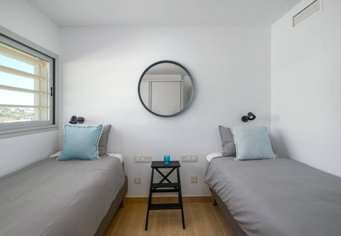 Apartment in Fuengirola - Stunning 2BR w/ panoramic sea view. 