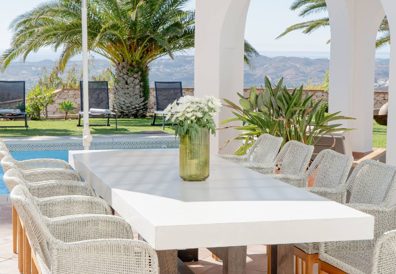 Villa in Mijas Costa - Villa Media Luna 