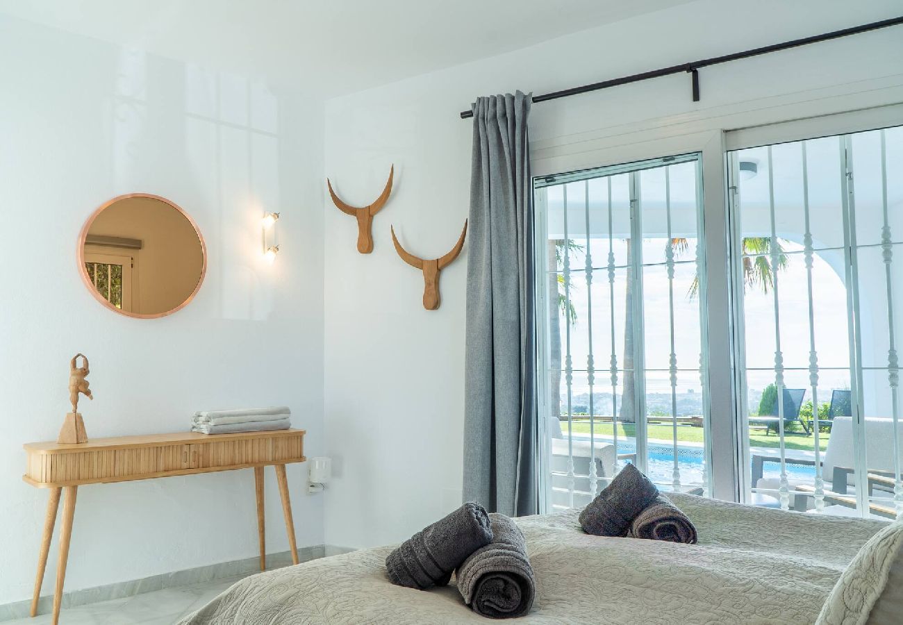 Villa in Mijas Costa - Villa Media Luna 