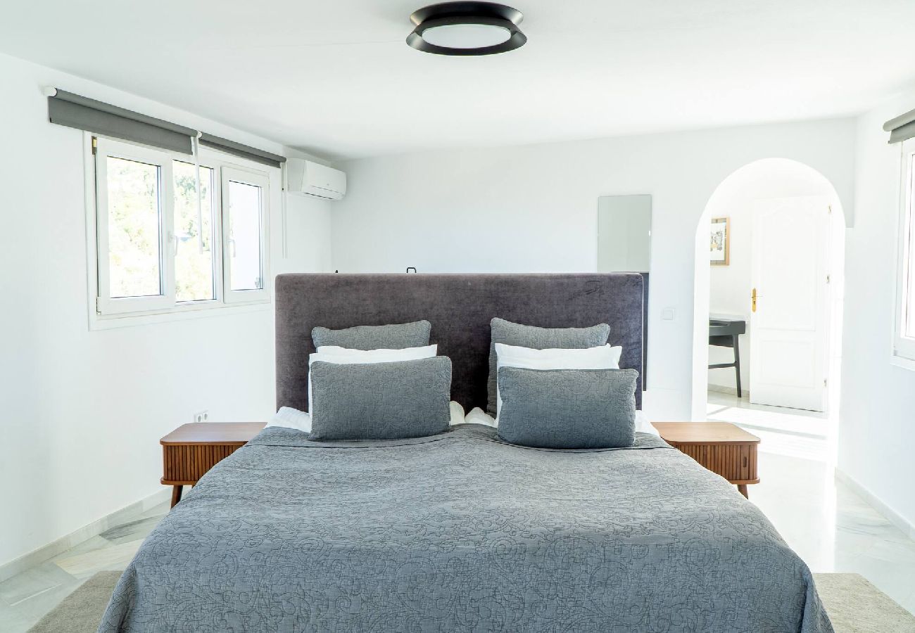 Villa in Mijas Costa - Villa Media Luna 