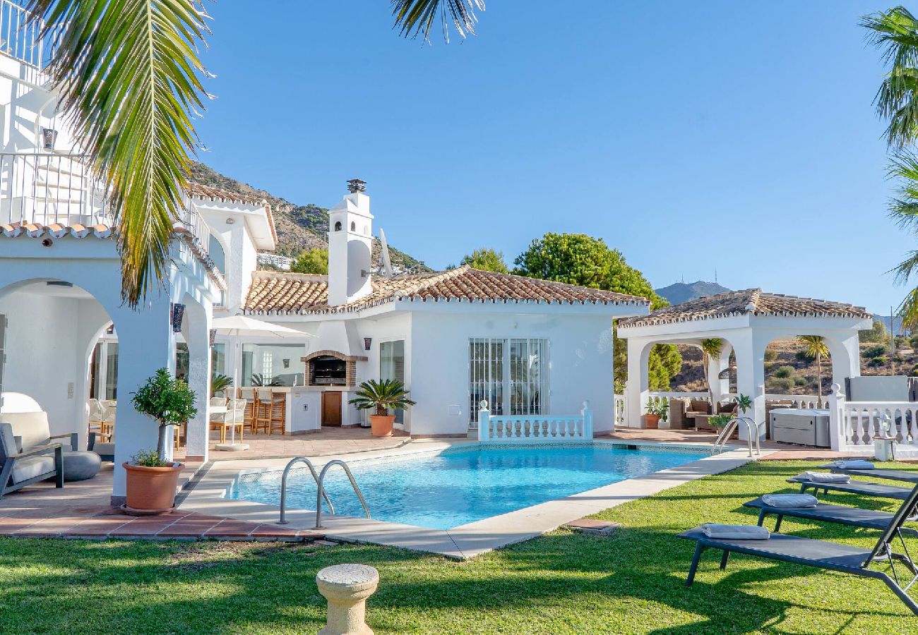 Villa in Mijas Costa - Villa Media Luna 