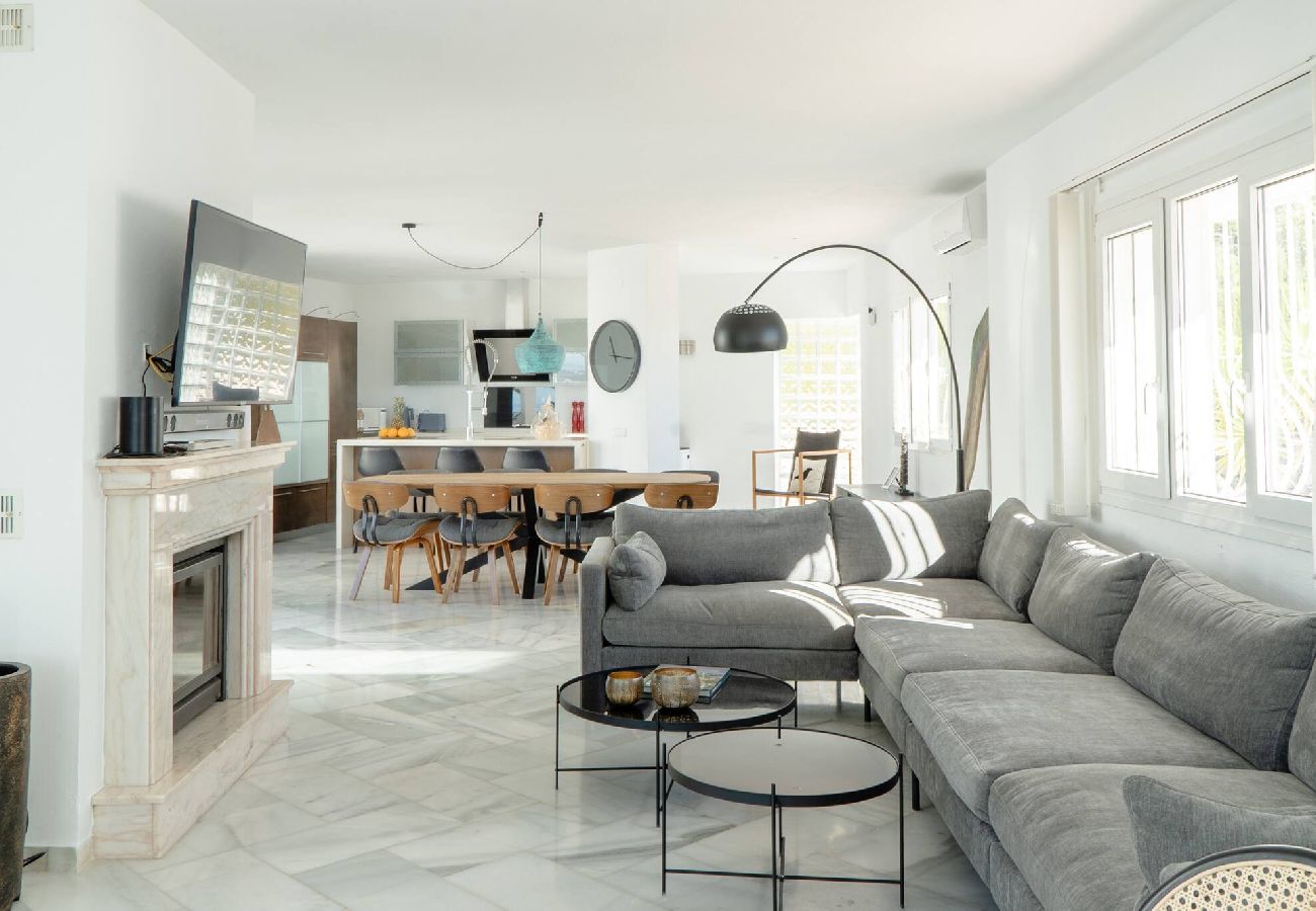 Villa in Mijas Costa - Villa Media Luna 