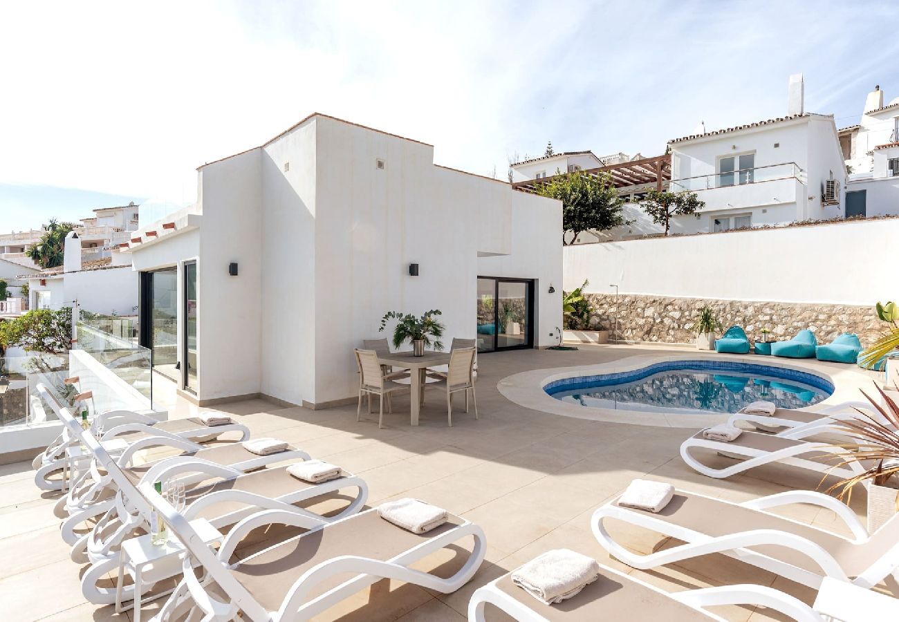 Villa in Mijas Costa - Luxury villa with private pool close to town/beach 