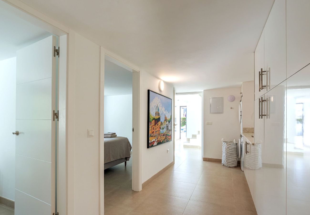 Villa in Mijas Costa - Luxury villa with private pool close to town/beach 