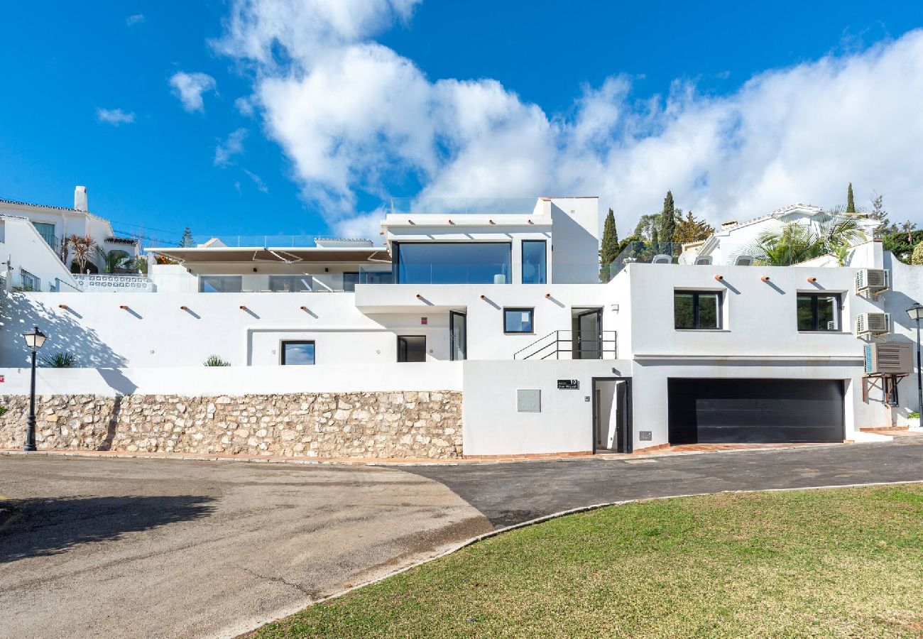 Villa in Mijas Costa - Luxury villa with private pool close to town/beach 