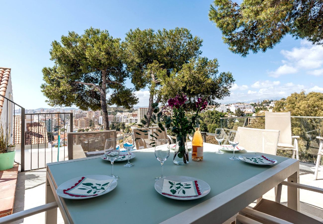 Terraced House in Fuengirola - Townhouse, stunning views and private splash pool. 