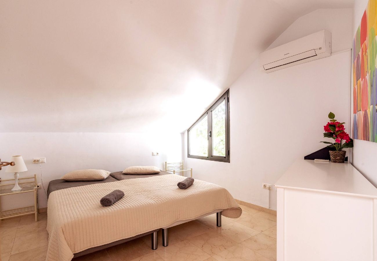 Terraced House in Fuengirola - Townhouse, stunning views and private splash pool. 