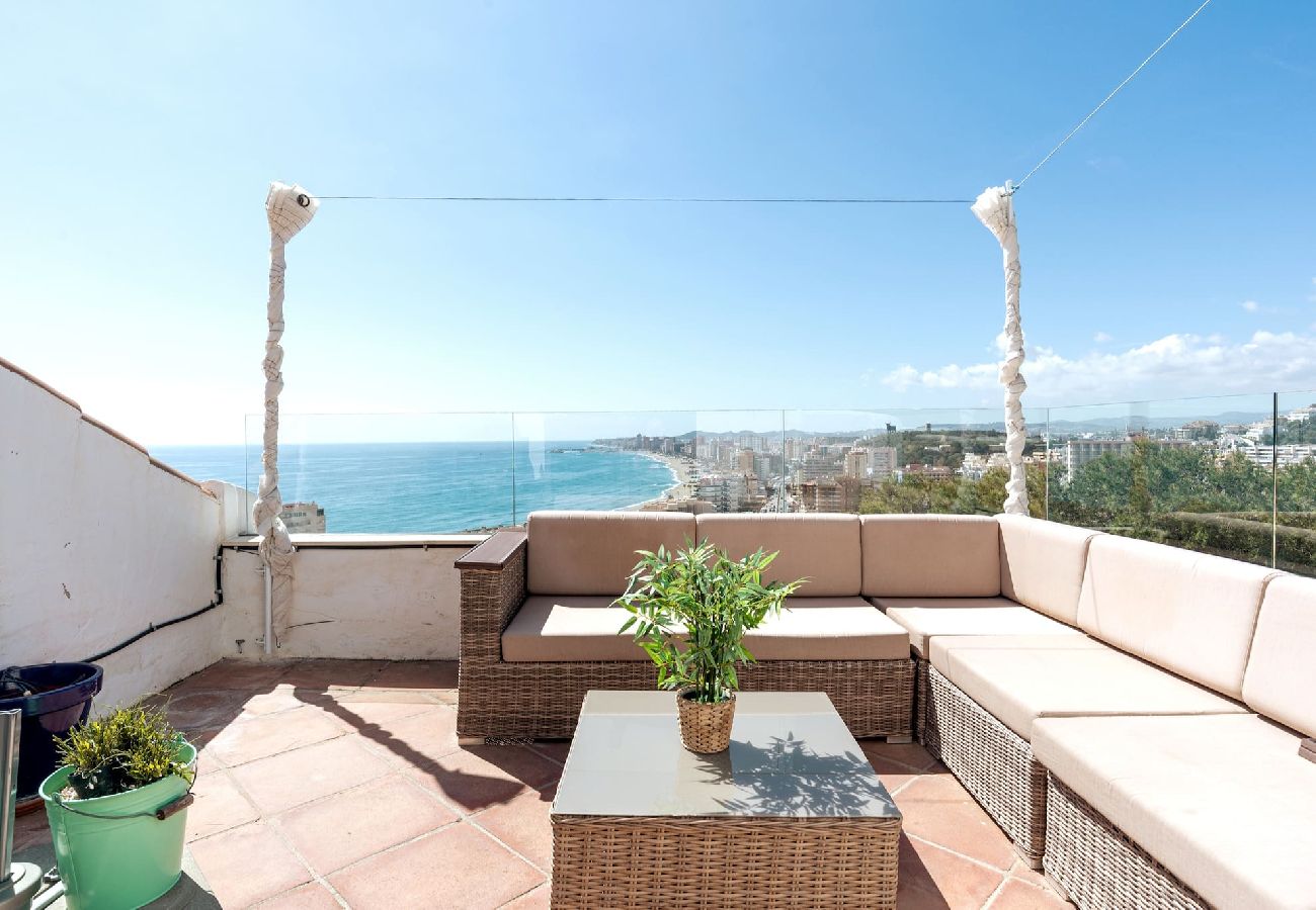 Terraced House in Fuengirola - Townhouse, stunning views and private splash pool. 
