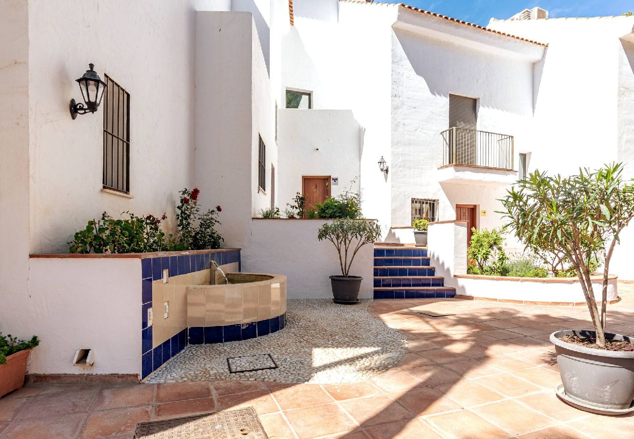 Terraced House in Fuengirola - Townhouse, stunning views and private splash pool. 