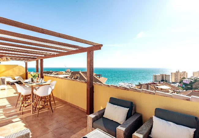 Apartment in Fuengirola - 3 bed penthouse close to beach with fab views. 
