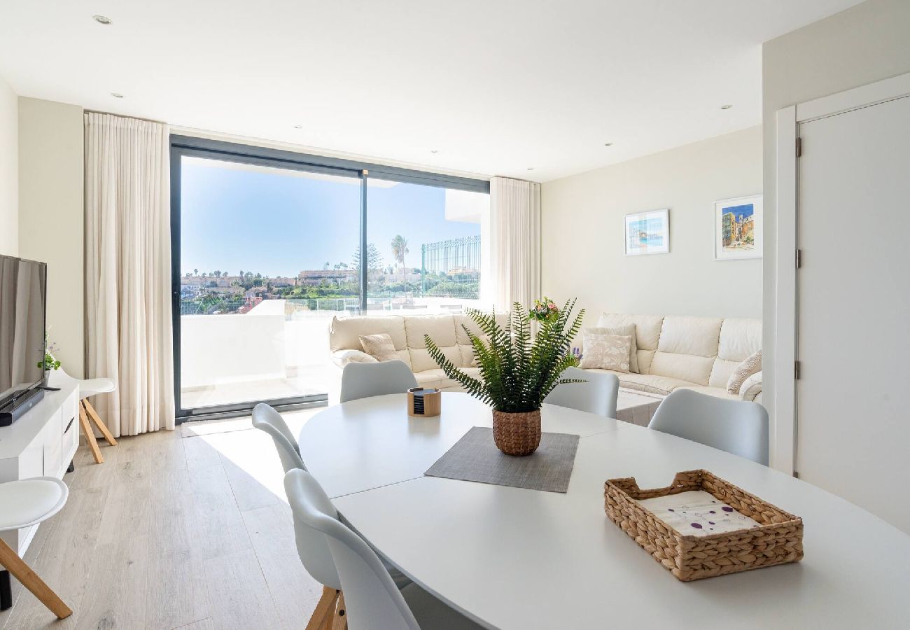 Terraced House in Fuengirola - Terraced house 5 min from beach and close to town. 