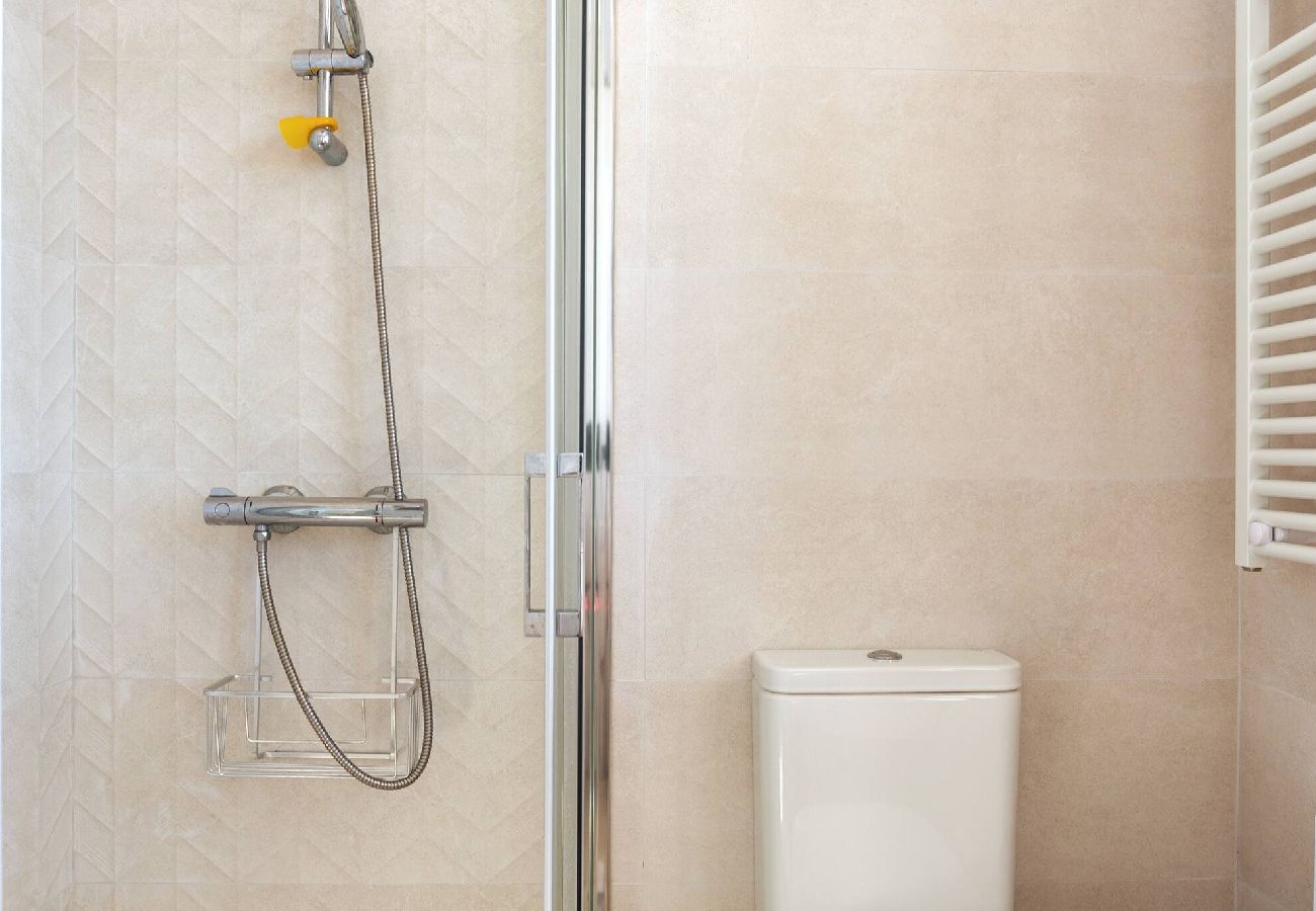 Terraced House in Fuengirola - Terraced house 5 min from beach and close to town. 