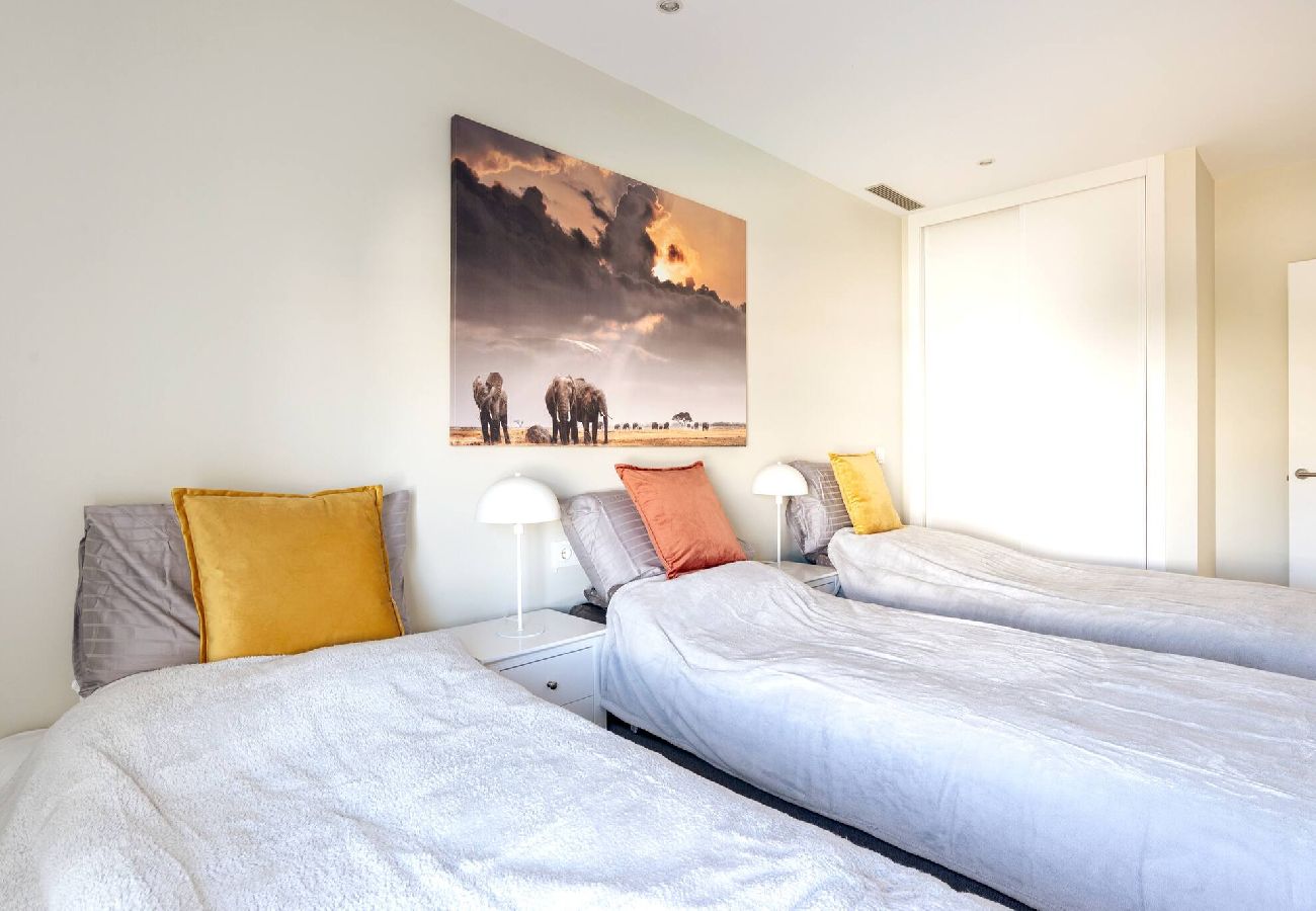 Terraced House in Fuengirola - Terraced house 5 min from beach and close to town. 