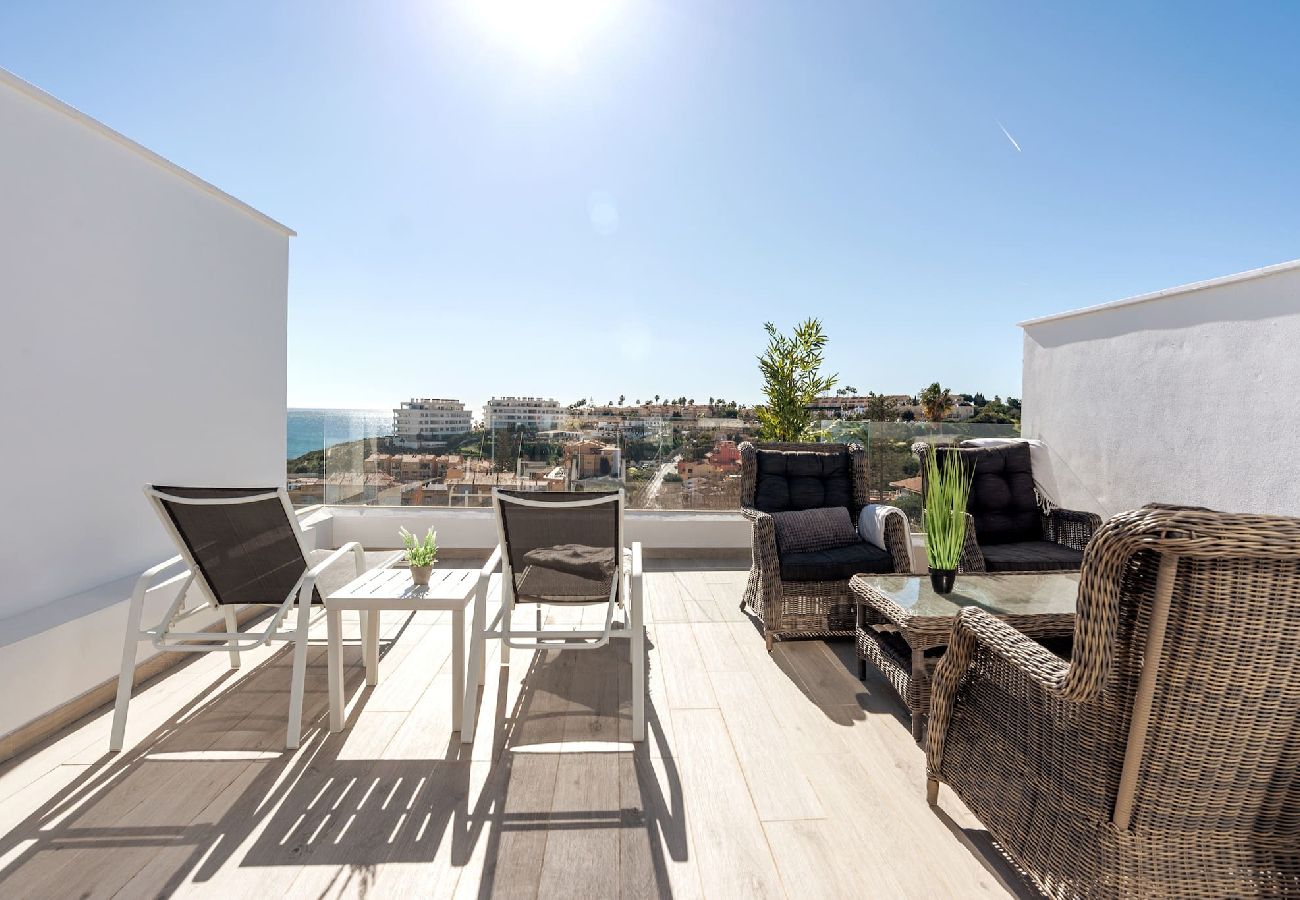 Terraced House in Fuengirola - Terraced house 5 min from beach and close to town. 