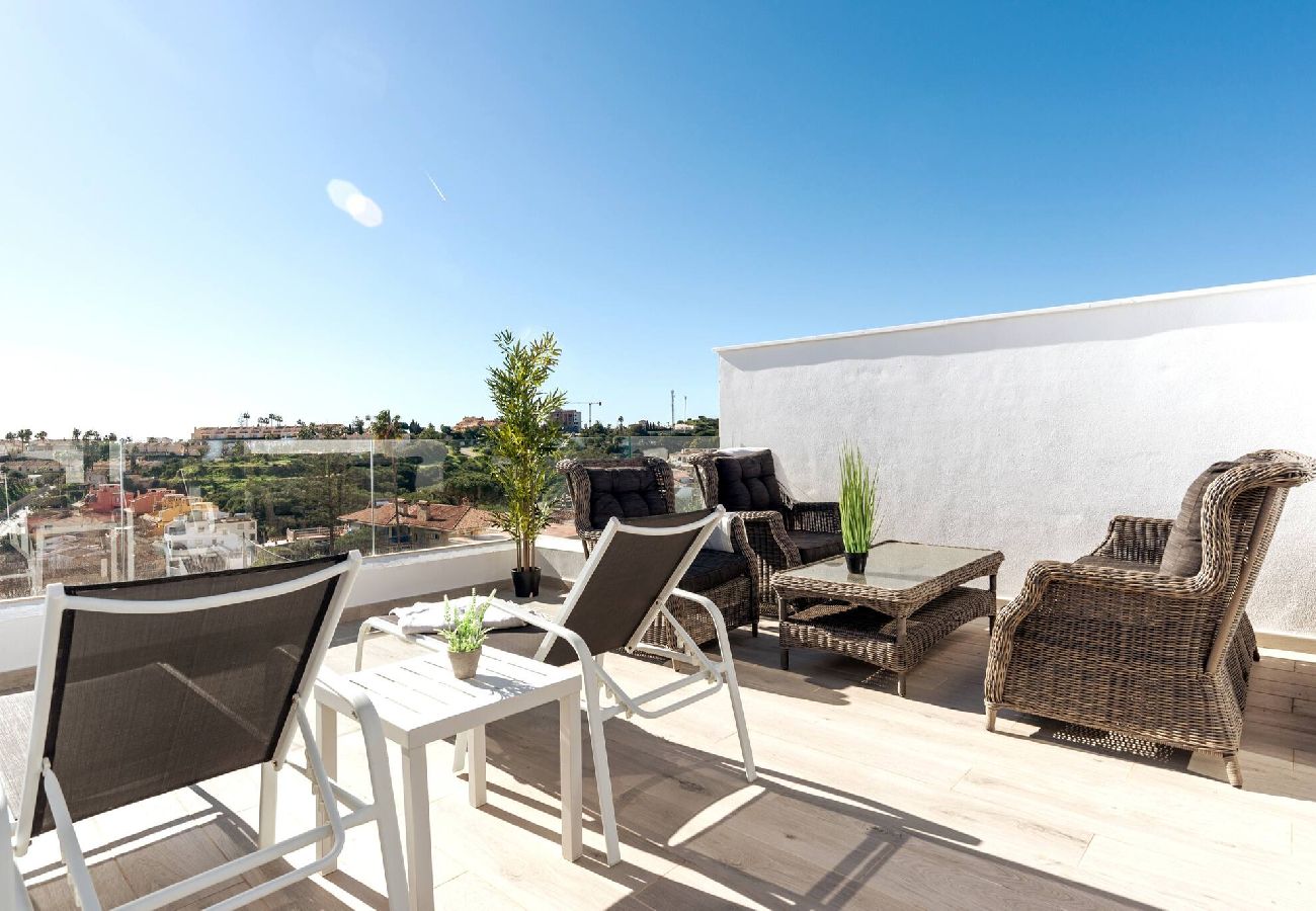 Terraced House in Fuengirola - Terraced house 5 min from beach and close to town. 