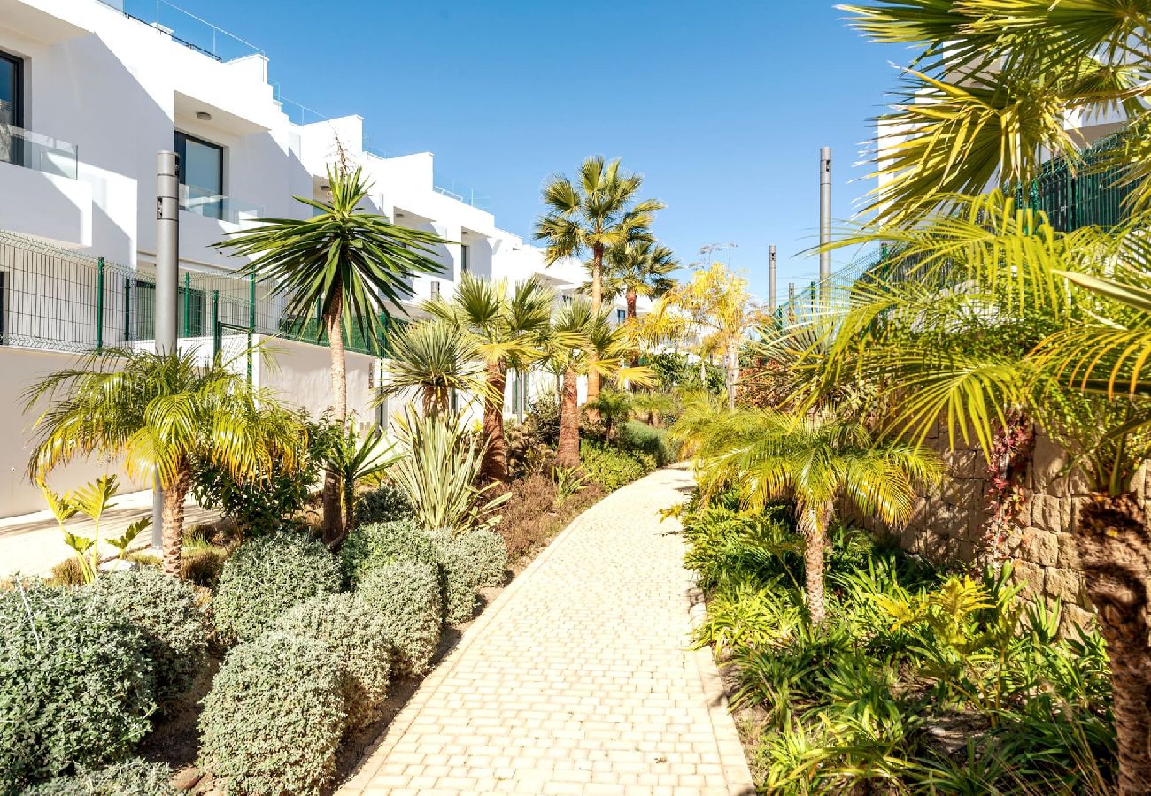 Terraced House in Fuengirola - Terraced house 5 min from beach and close to town. 