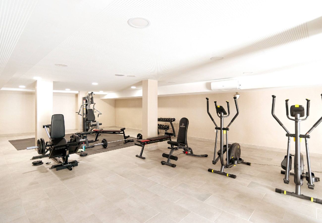 Terraced House in Fuengirola - Terraced house 5 min from beach and close to town. 