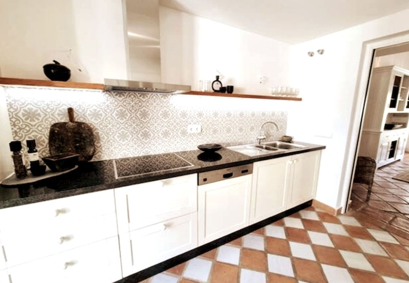 Terraced House in Mijas Costa - Exclusive townhouse near town and beach with shared pool