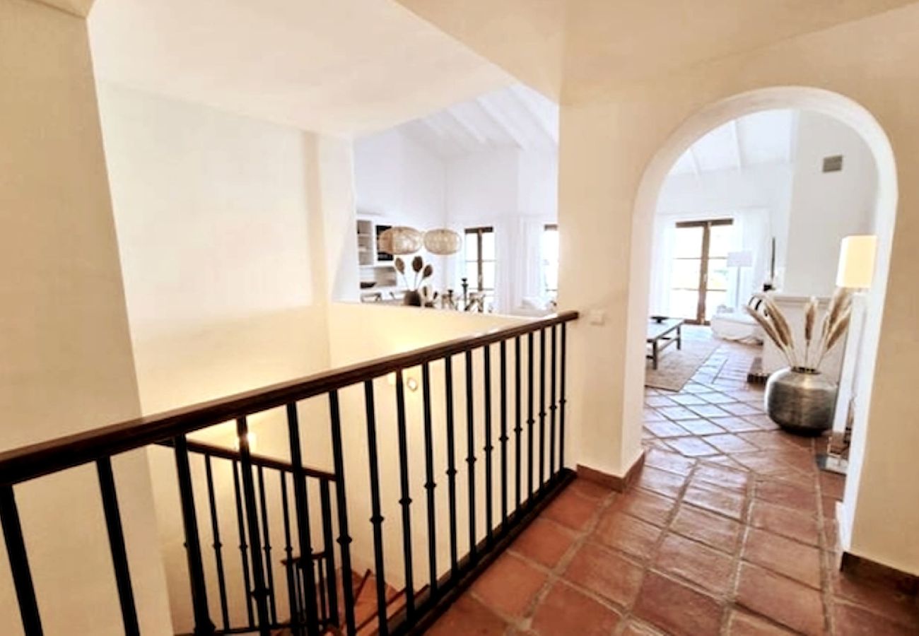 Terraced House in Mijas Costa - Exclusive townhouse near town and beach with shared pool