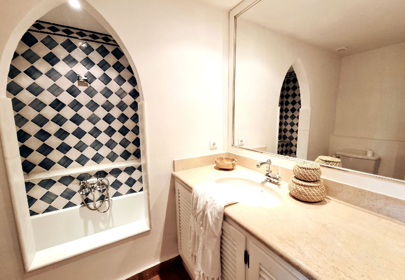 Terraced House in Mijas Costa - Exclusive townhouse near town and beach with shared pool