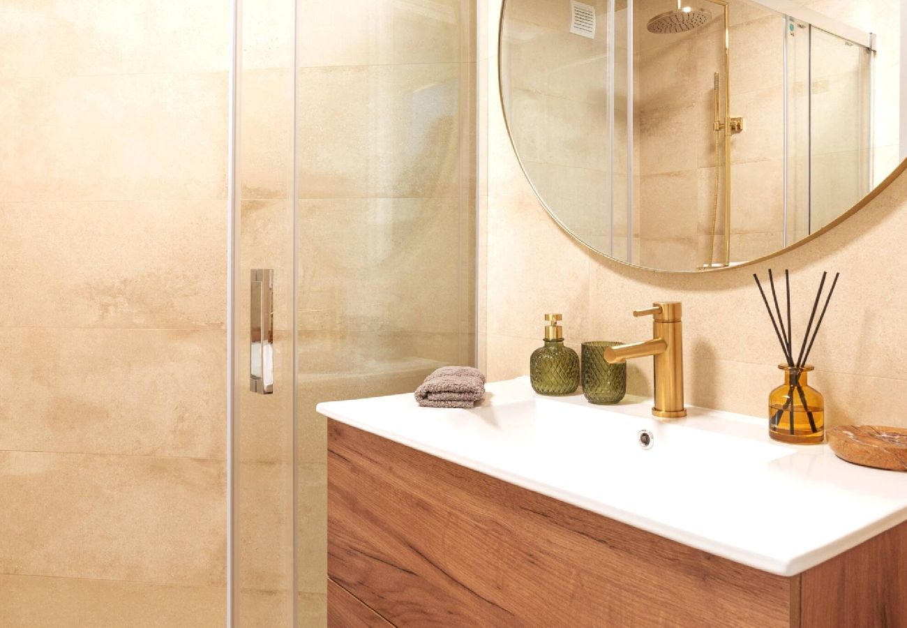 Apartment in Benalmádena - Lovely apartment, large terrace and good location. 