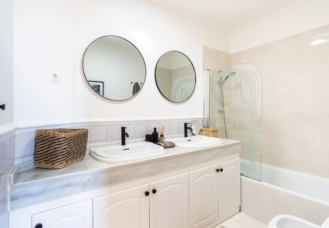 Apartment in Benalmádena - Lovely apartment, large terrace and good location. 