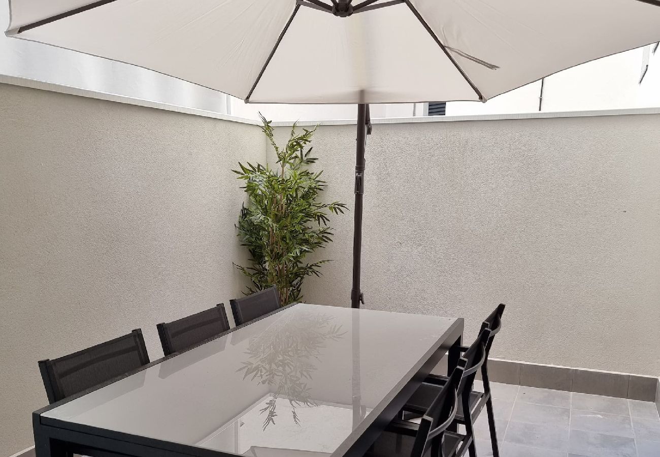 Apartment in Mijas Costa - 3 BR family suite in Las Lagunas