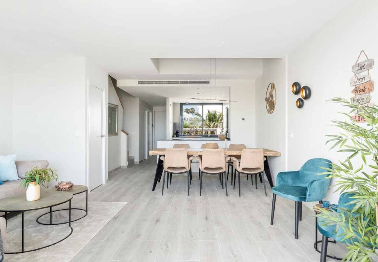 Terraced House in Fuengirola - Fantastic new townhouse 5 minutes from the beach. 