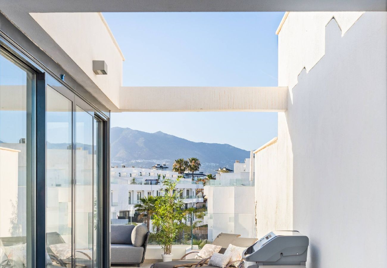 Terraced House in Fuengirola - Fantastic new townhouse 5 minutes from the beach. 