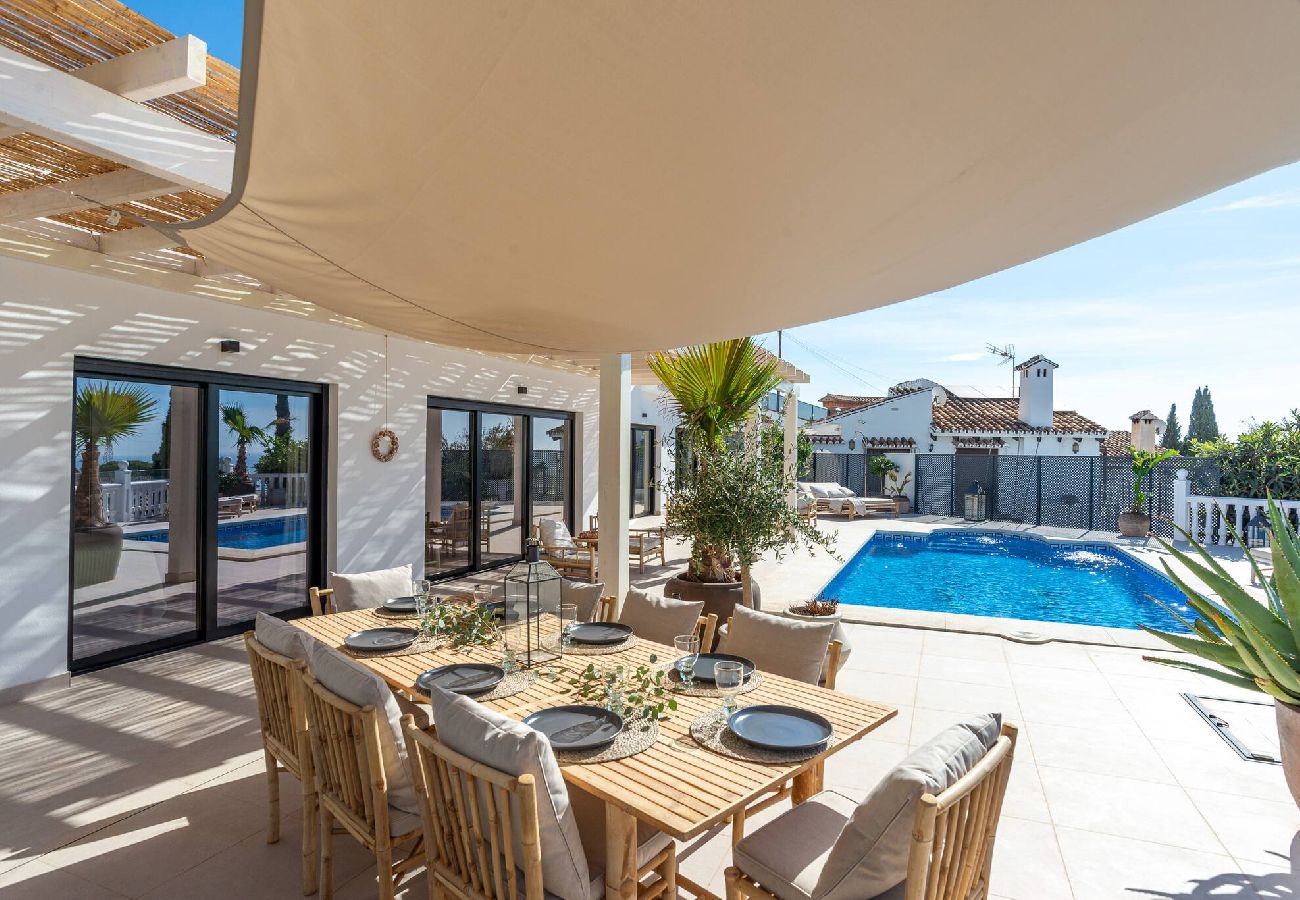 Villa in Benalmádena - Villa with private saltwater pool 