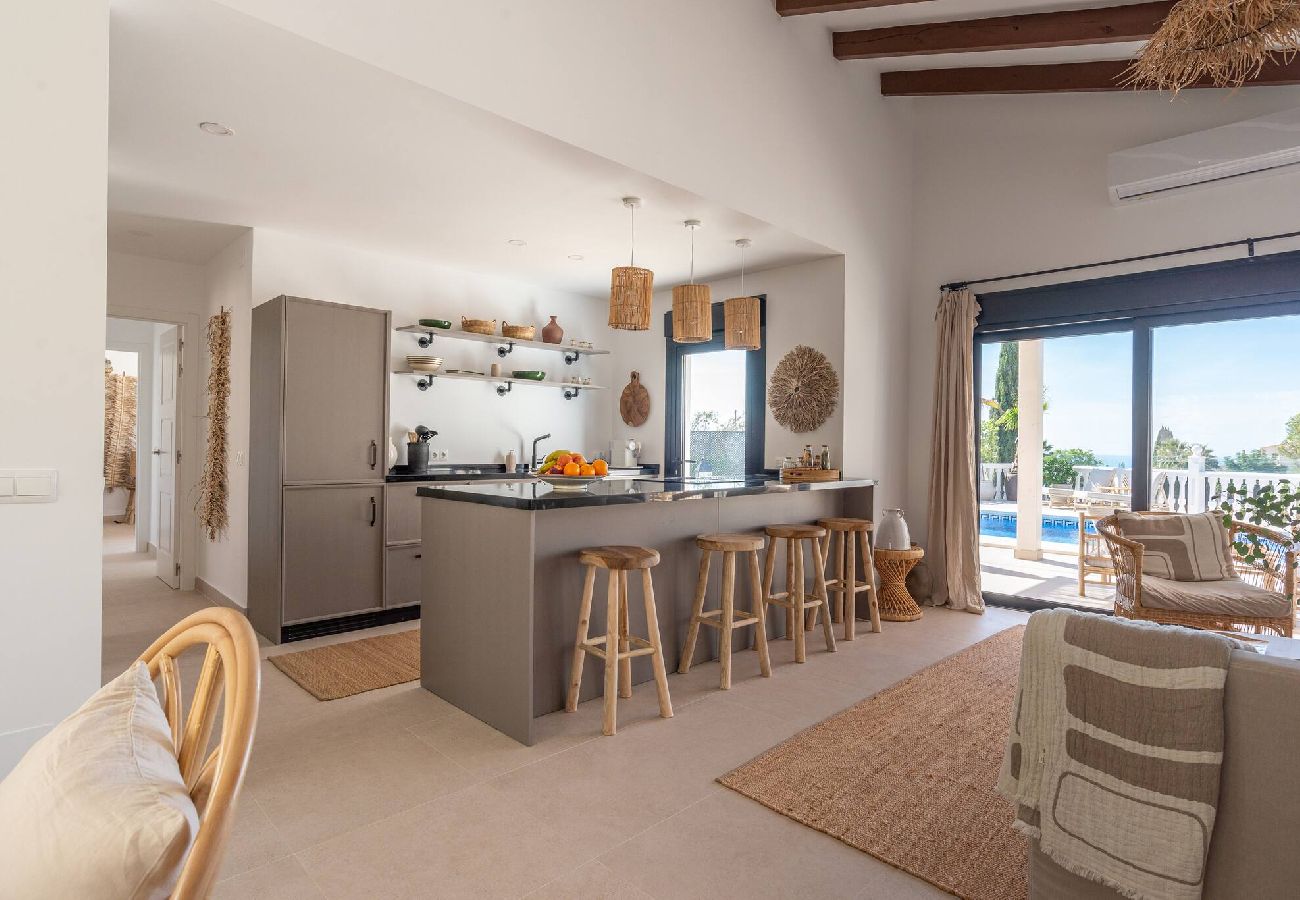 Villa in Benalmádena - Villa with private saltwater pool 