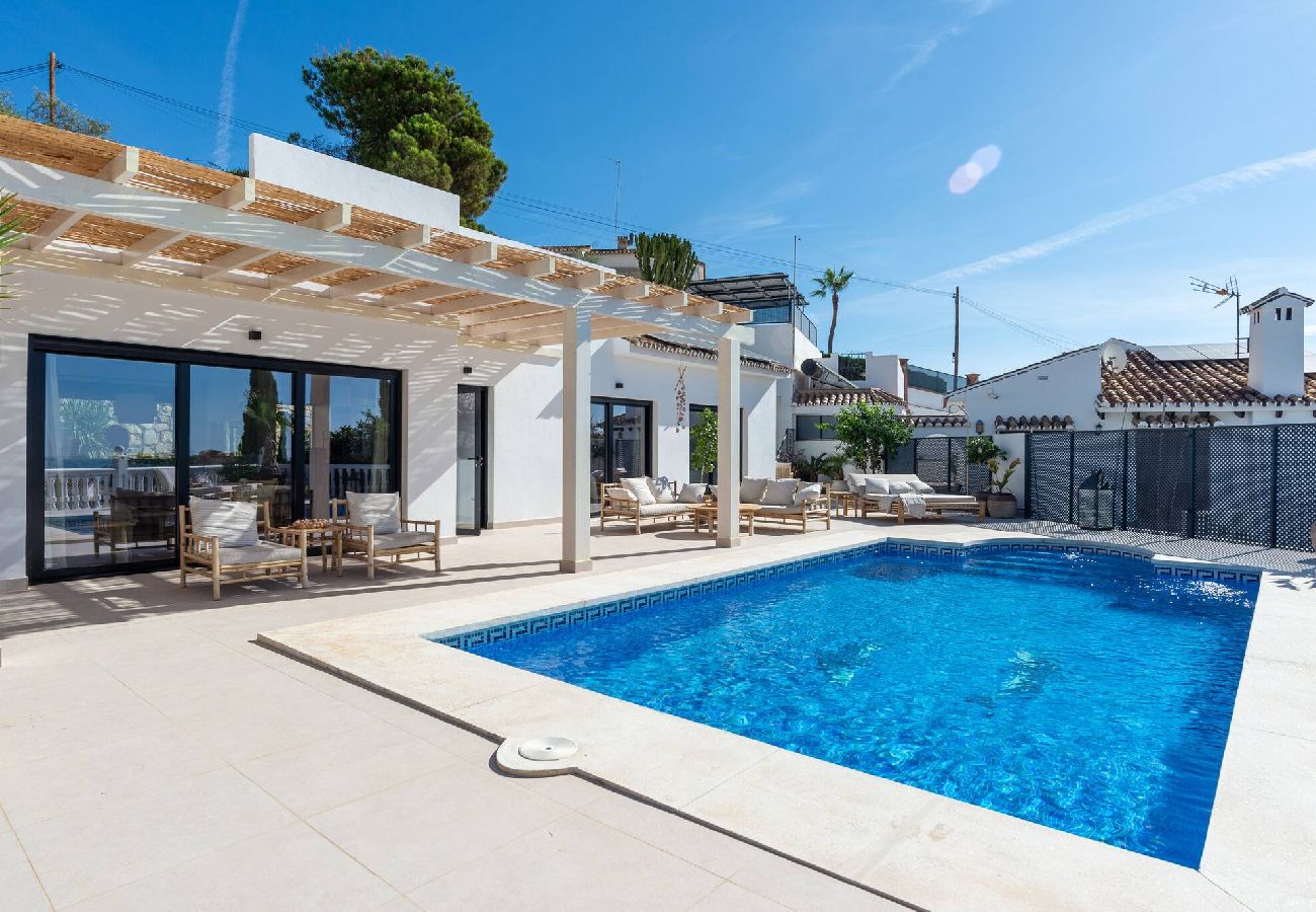 Villa in Benalmádena - Villa with private saltwater pool 