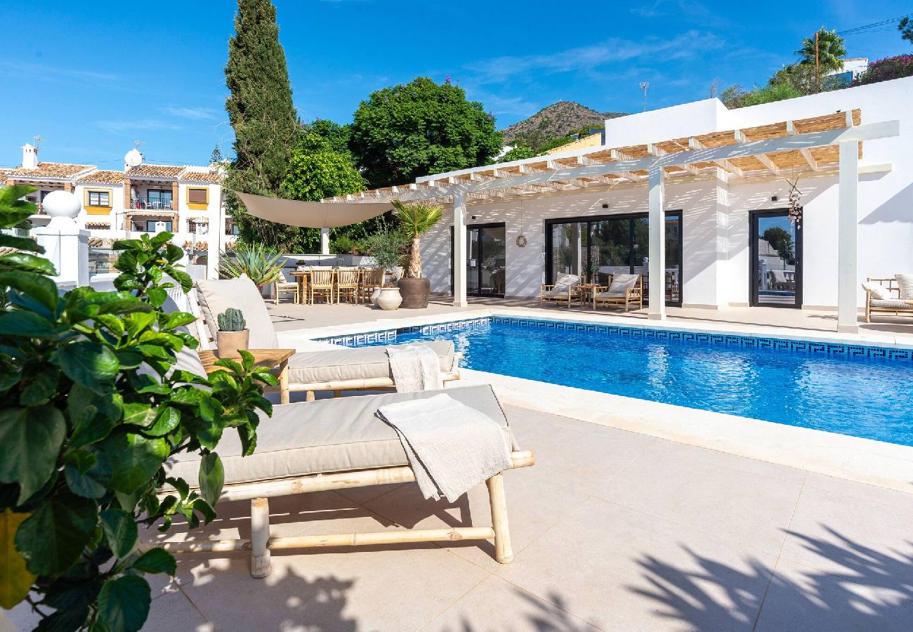 Villa in Benalmádena - Villa with private saltwater pool 