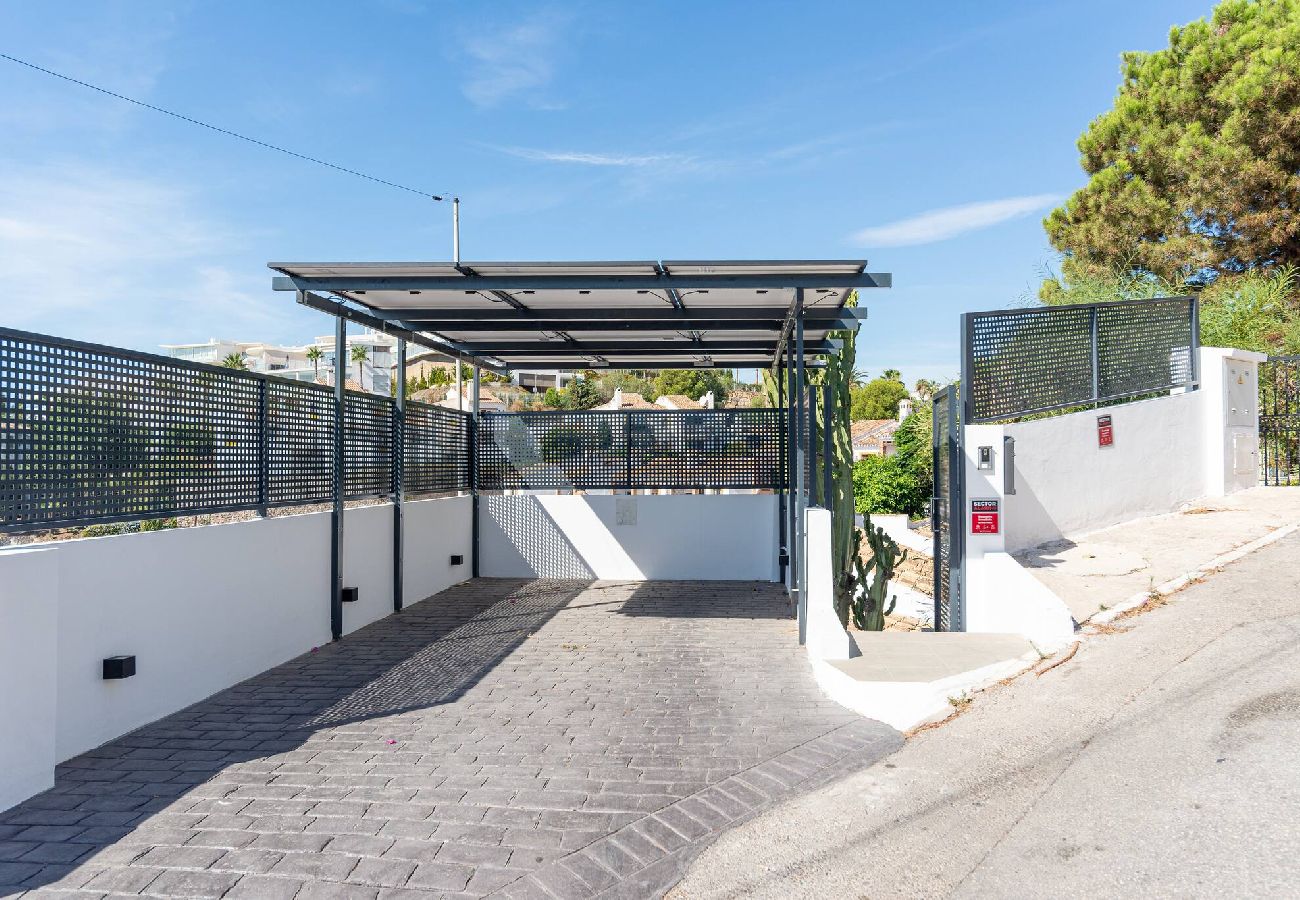 Villa in Benalmádena - Villa with private saltwater pool 