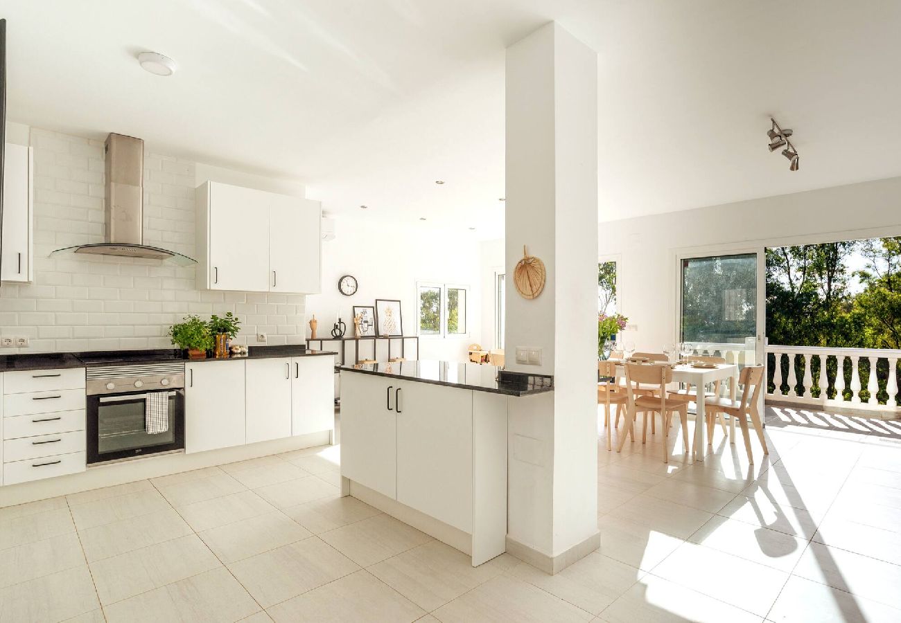 Villa in Mijas Costa - Villa with private pool close to beach and town. 