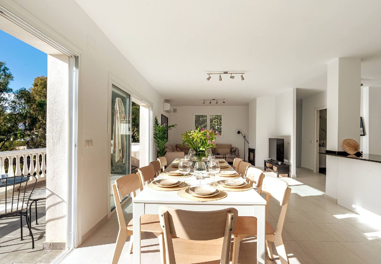Villa in Mijas Costa - Villa with private pool close to beach and town. 