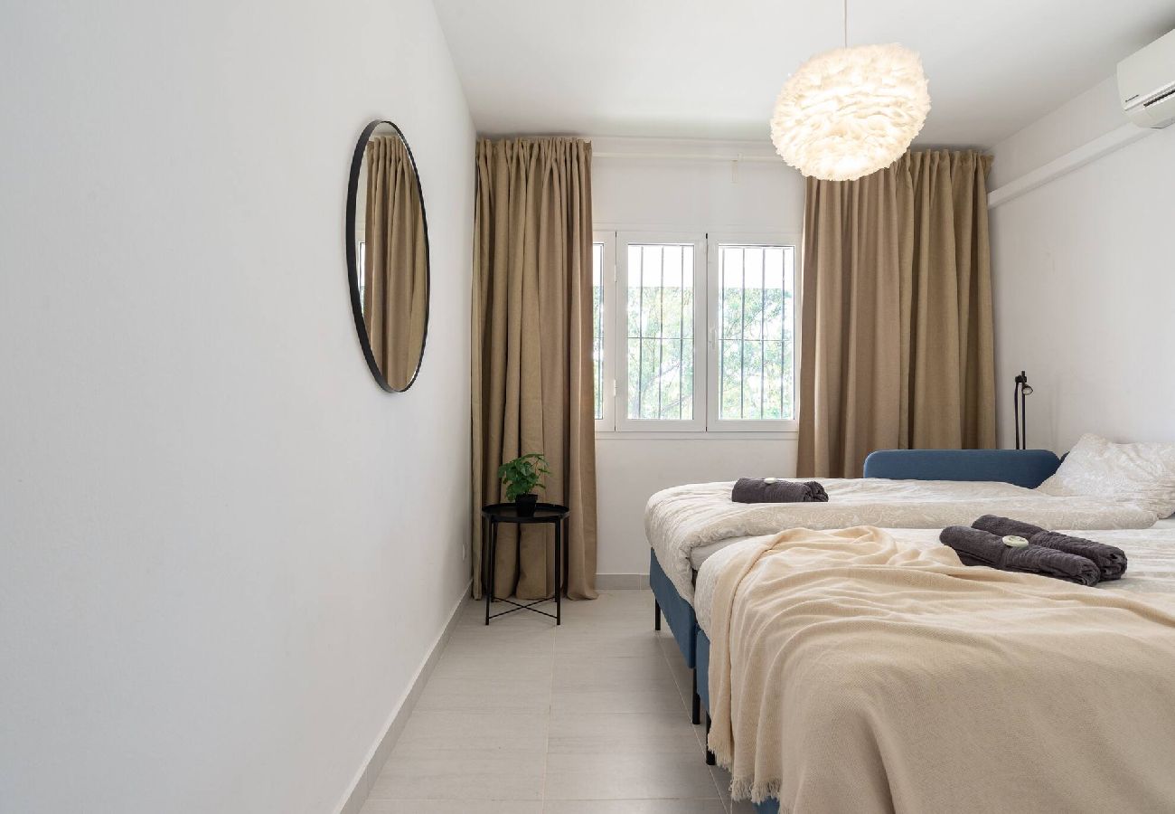 Villa in Mijas Costa - Villa with private pool close to beach and town. 