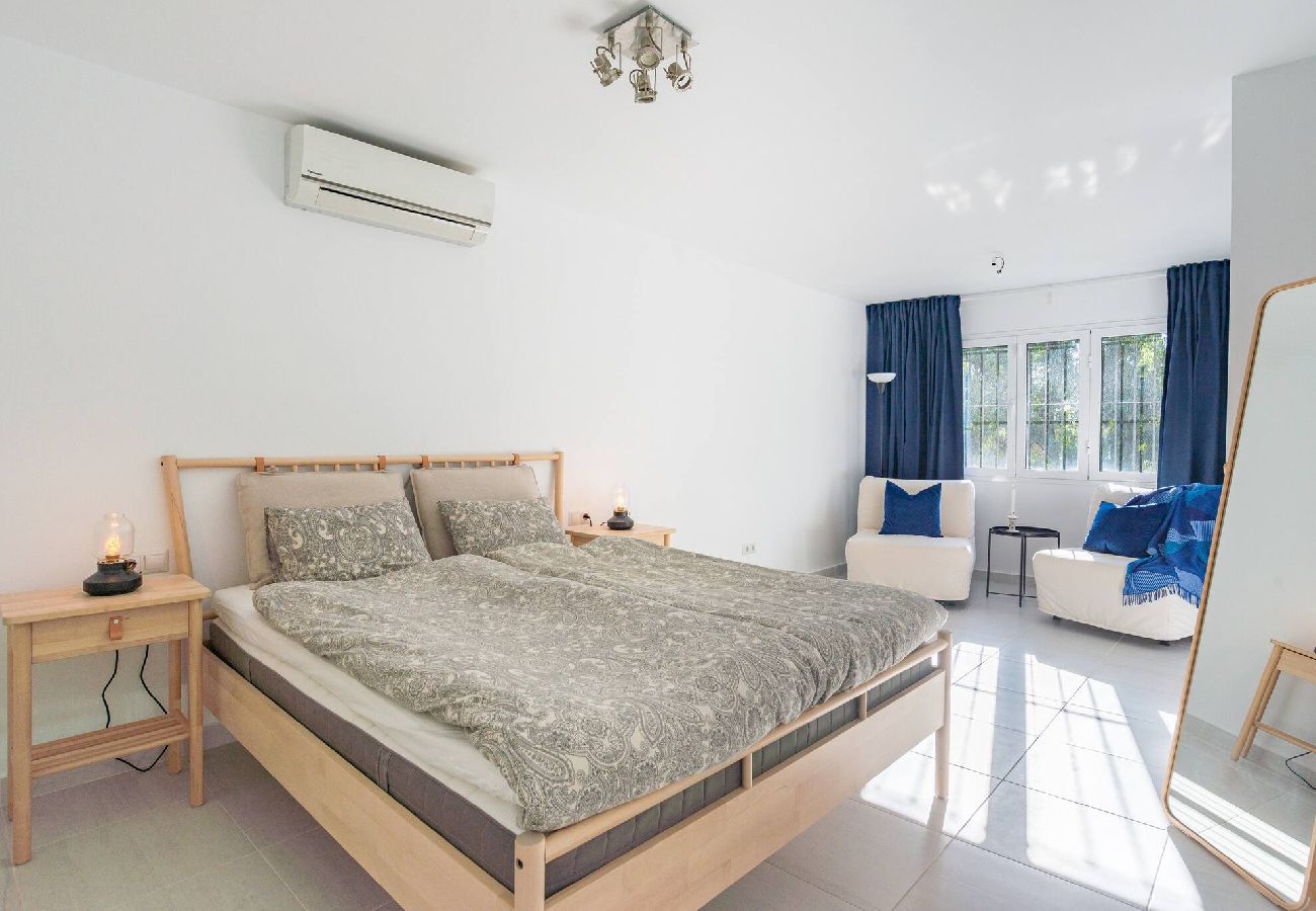 Villa in Mijas Costa - Villa with private pool close to beach and town. 