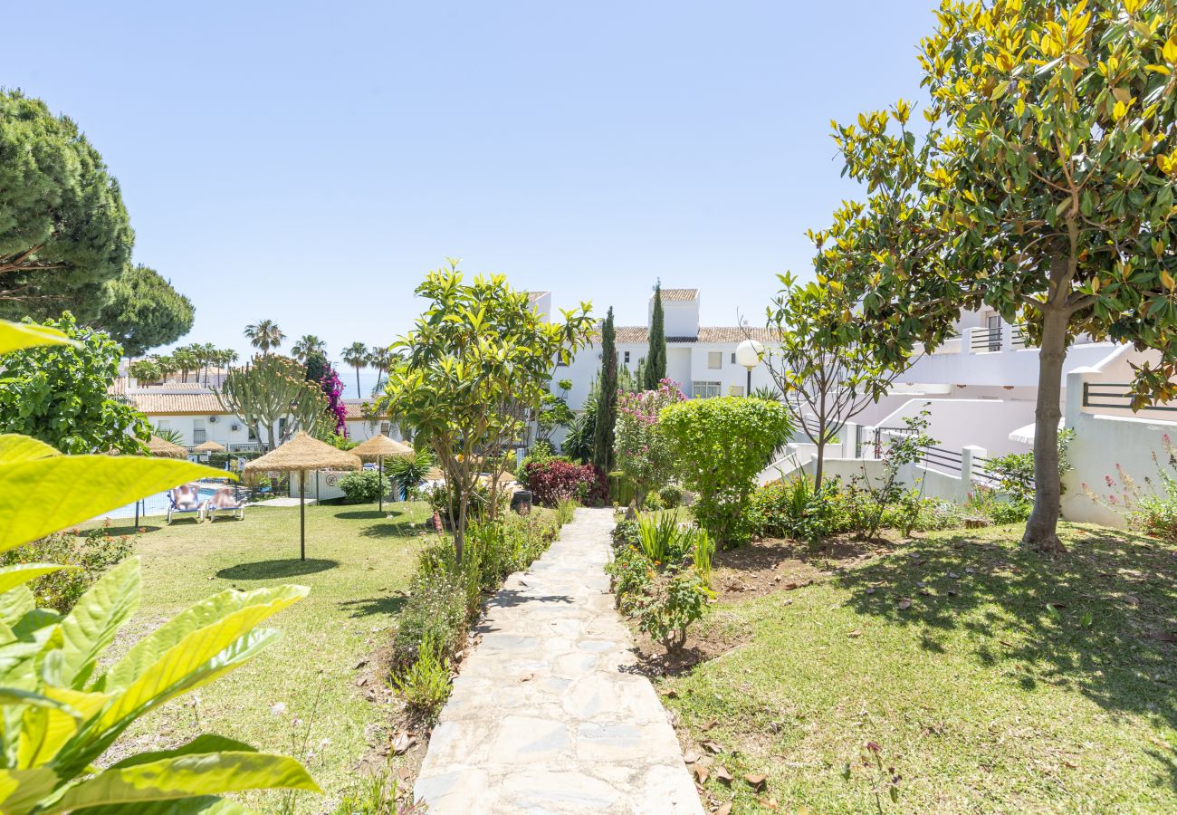 Apartment in Mijas Costa - Apartment with large terrace 5 min to the beach.